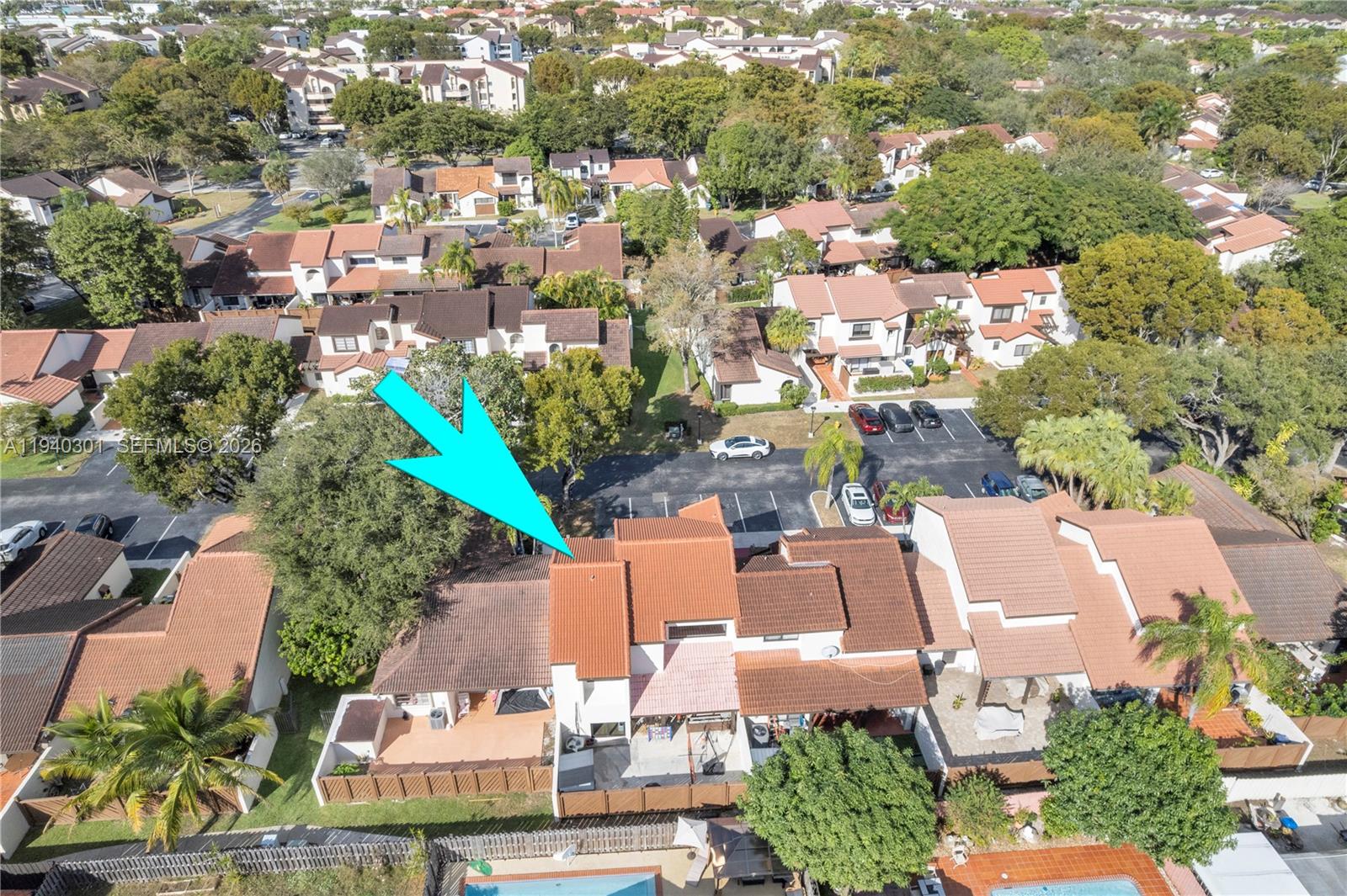 KENLAND COURT - Residential