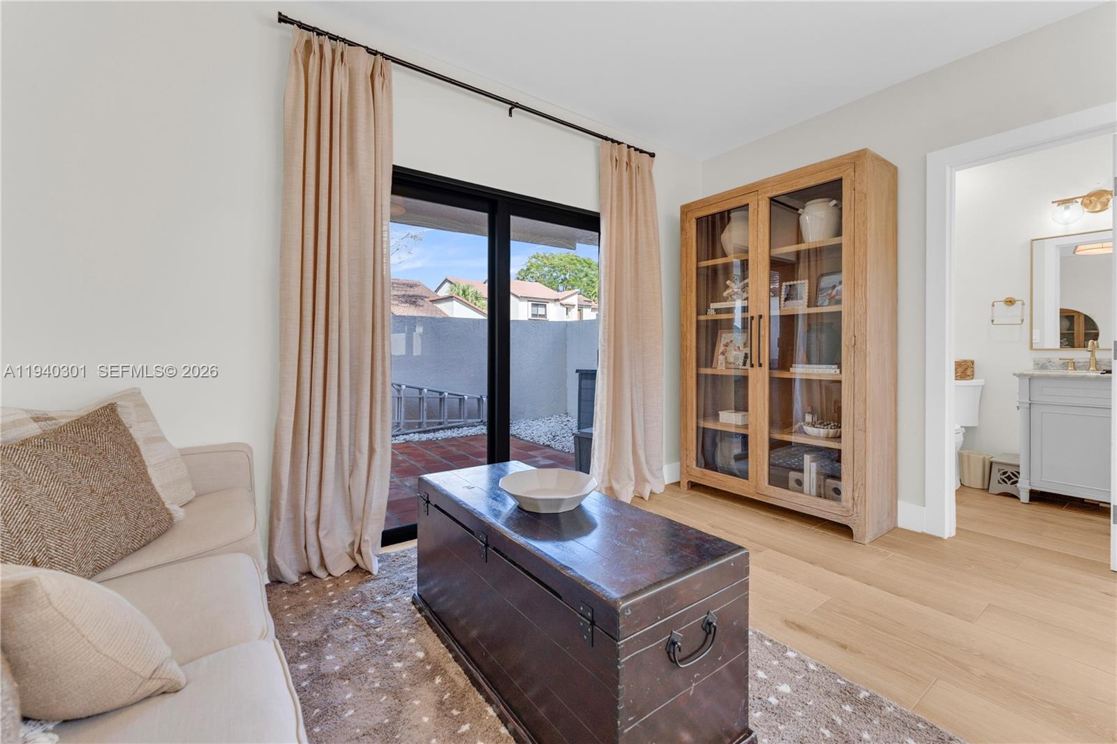 KENLAND COURT - Residential