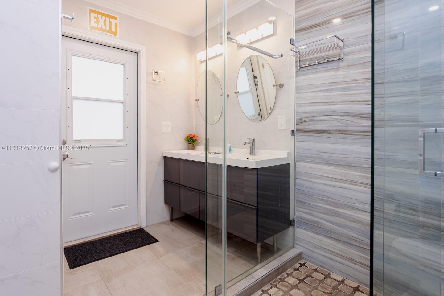 HOLLYWOOD LAKES SECTION - Residential Lease