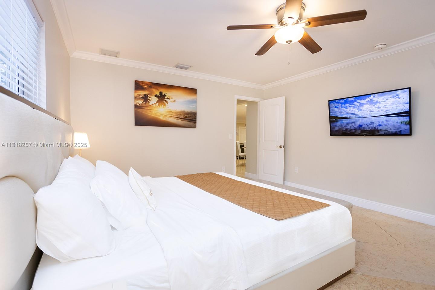 HOLLYWOOD LAKES SECTION - Residential Lease