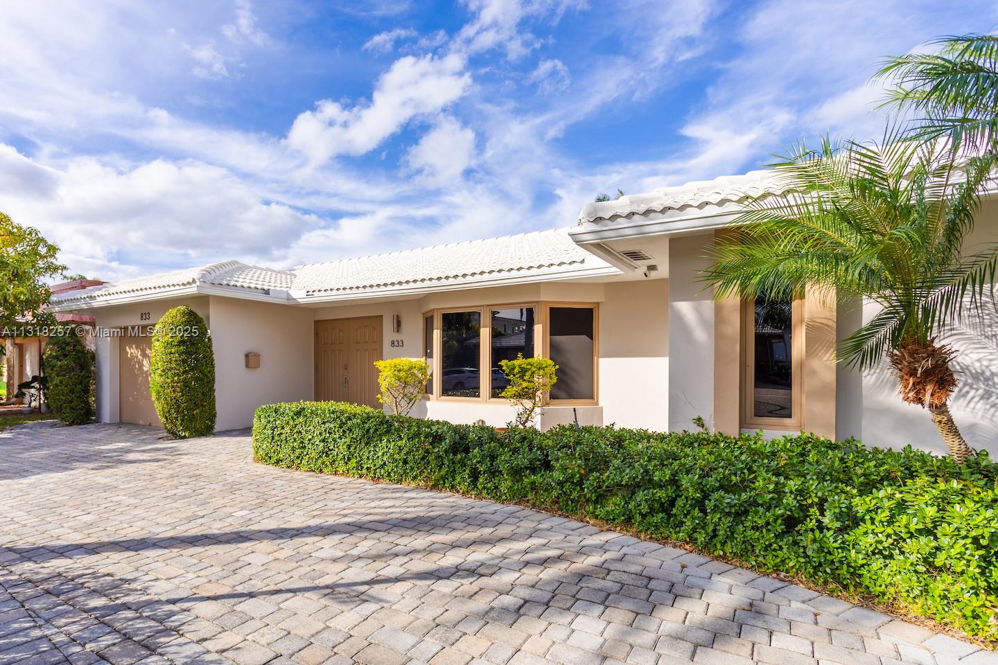 HOLLYWOOD LAKES SECTION - Residential Lease