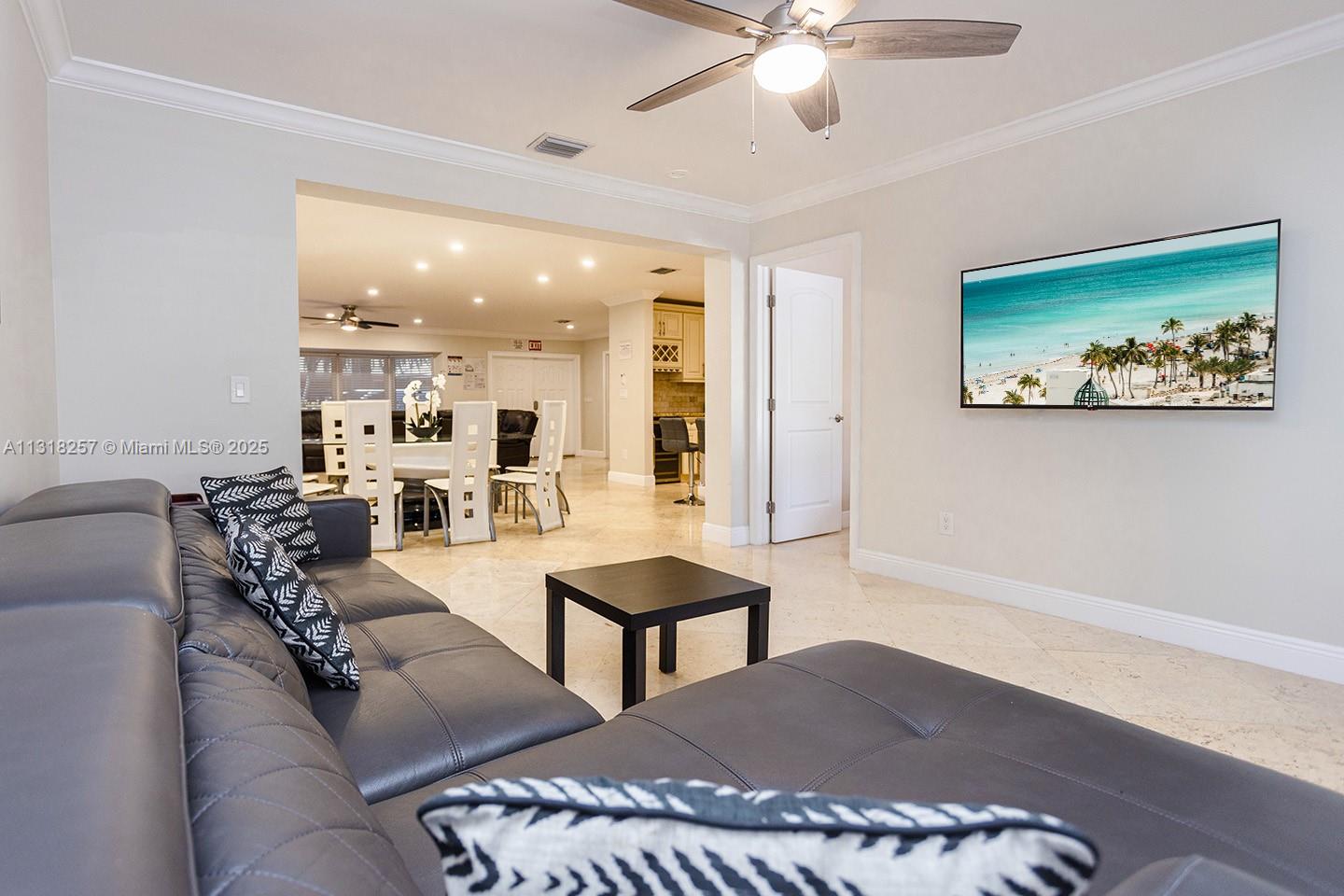 HOLLYWOOD LAKES SECTION - Residential Lease