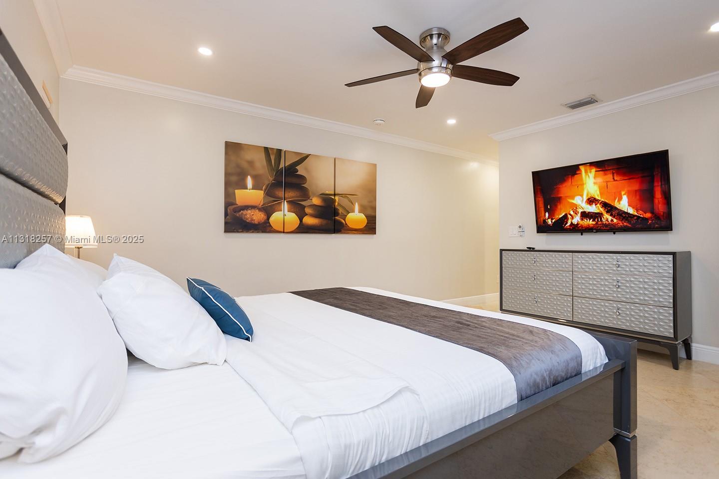 HOLLYWOOD LAKES SECTION - Residential Lease