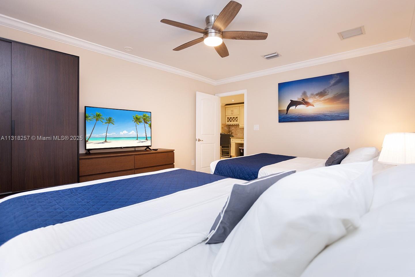 HOLLYWOOD LAKES SECTION - Residential Lease