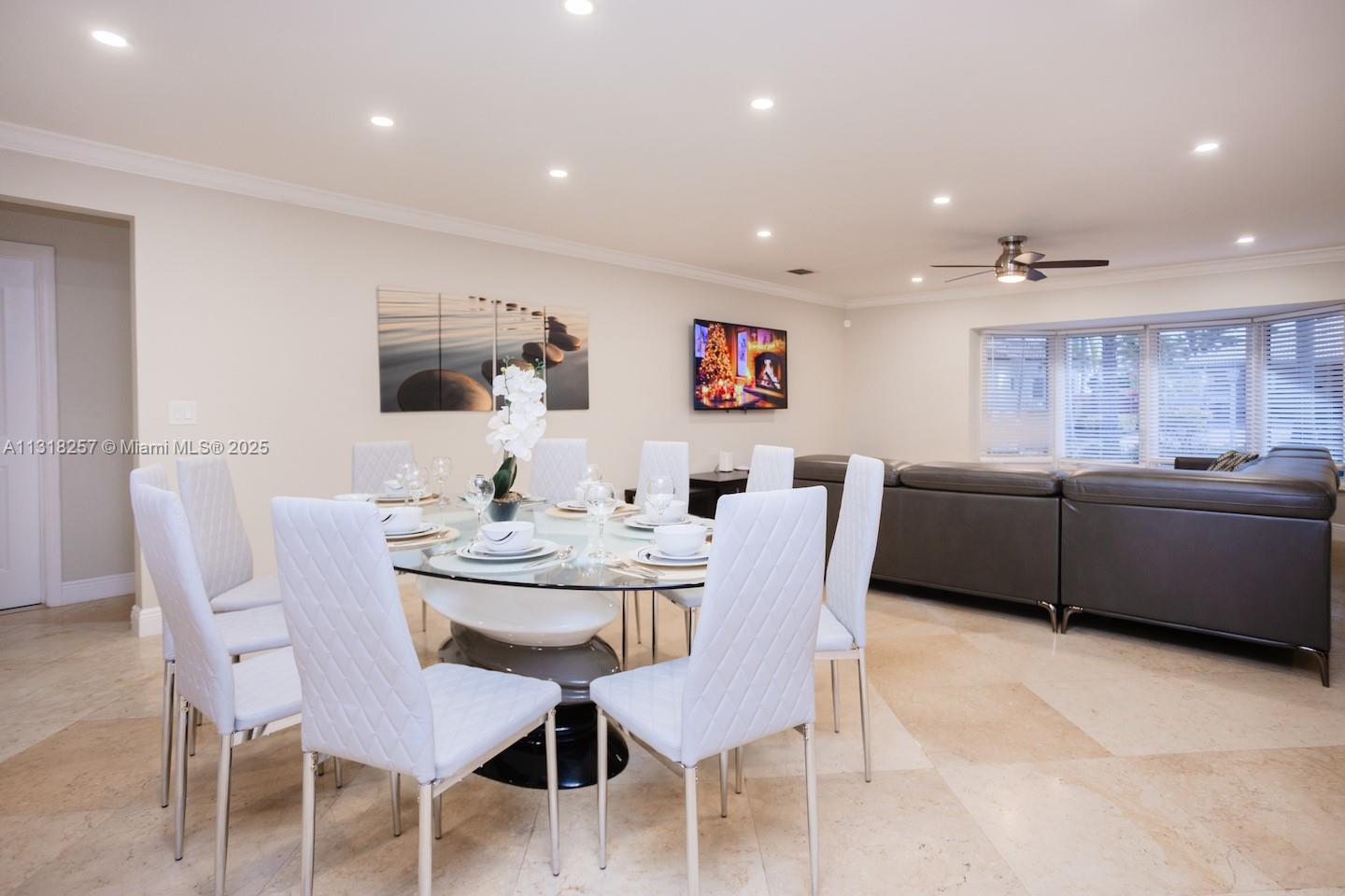 HOLLYWOOD LAKES SECTION - Residential Lease