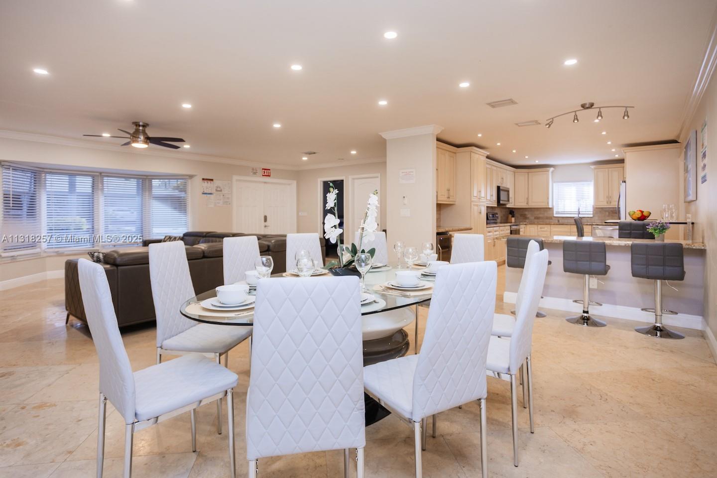 HOLLYWOOD LAKES SECTION - Residential Lease