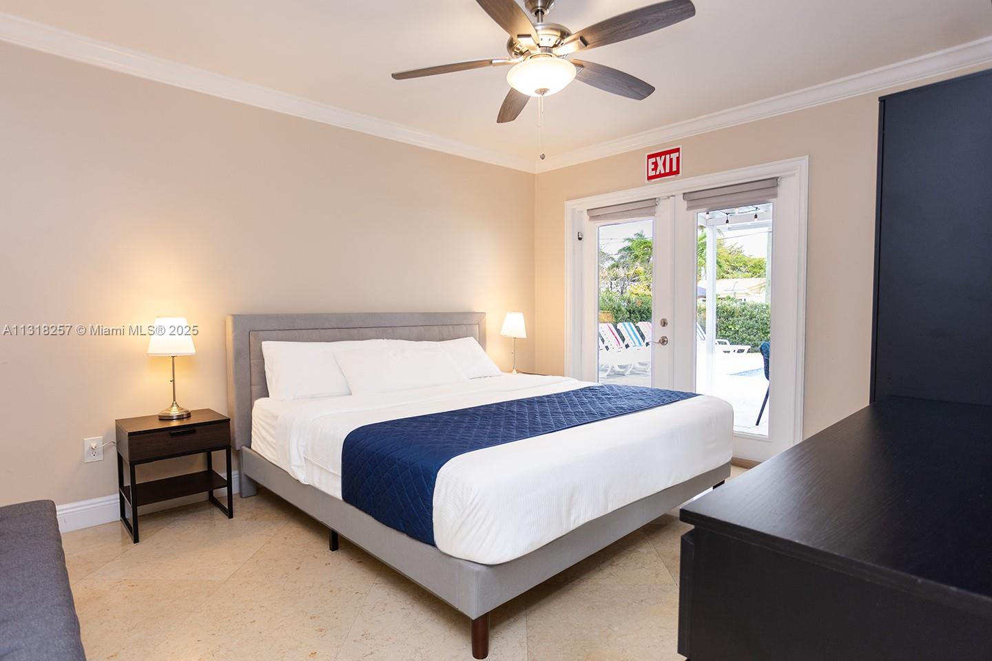 HOLLYWOOD LAKES SECTION - Residential Lease