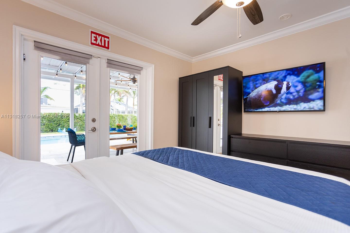 HOLLYWOOD LAKES SECTION - Residential Lease