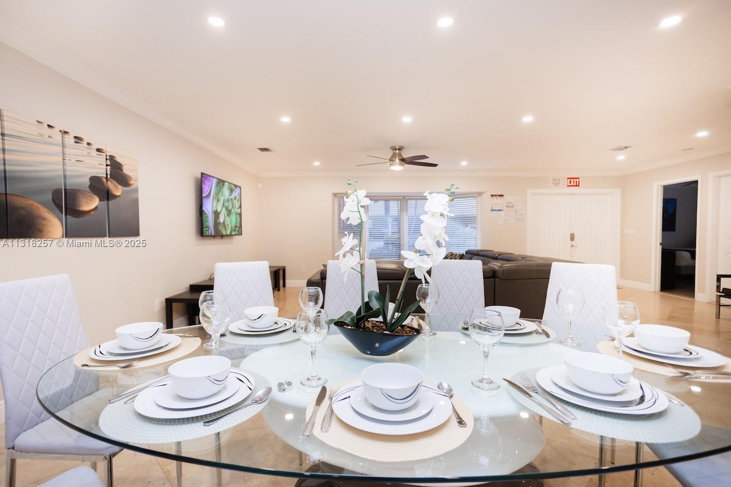 HOLLYWOOD LAKES SECTION - Residential Lease