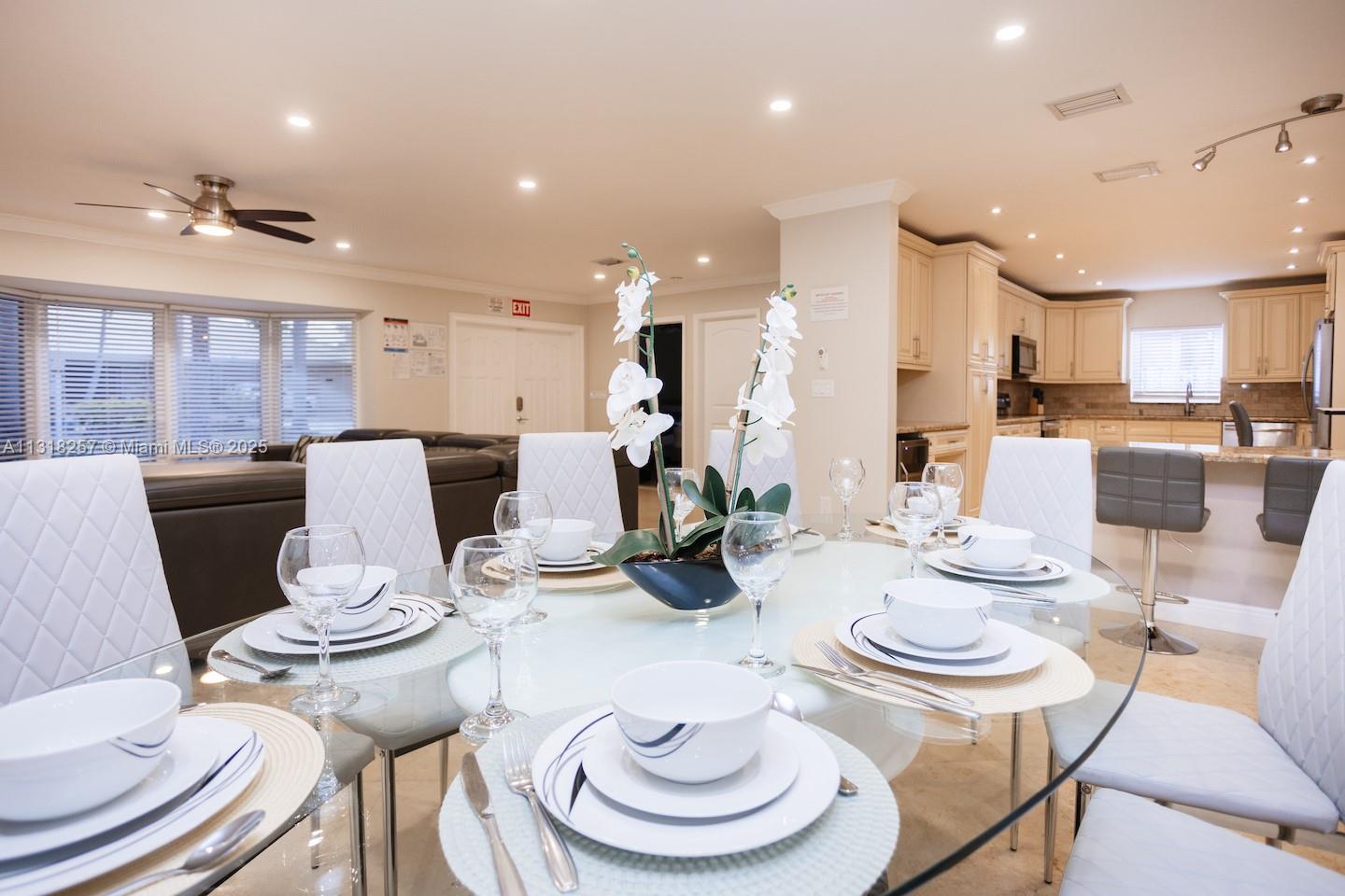 HOLLYWOOD LAKES SECTION - Residential Lease