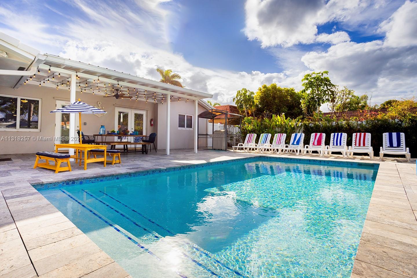 HOLLYWOOD LAKES SECTION - Residential Lease