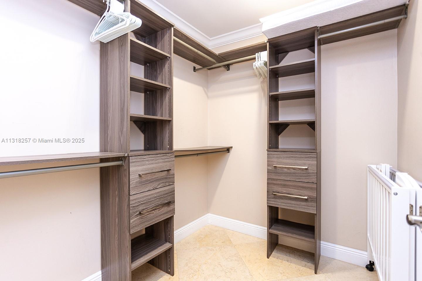 HOLLYWOOD LAKES SECTION - Residential Lease