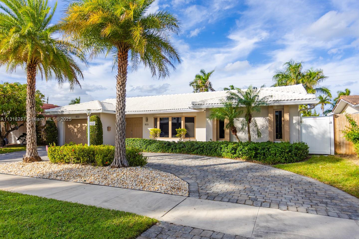 HOLLYWOOD LAKES SECTION - Residential Lease