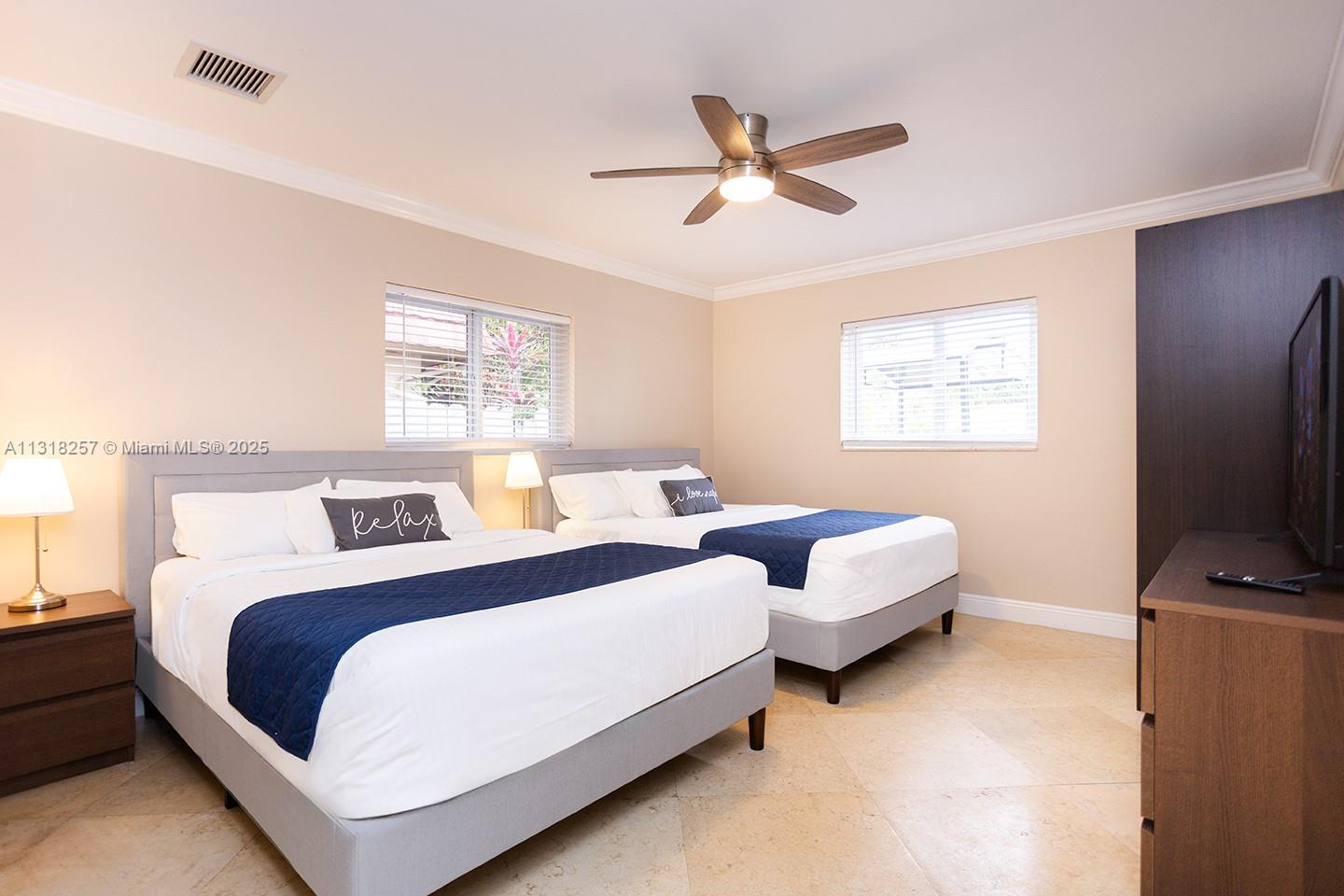 HOLLYWOOD LAKES SECTION - Residential Lease