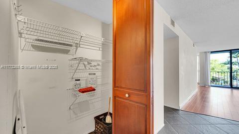 200 LESLIE CONDO - Residential