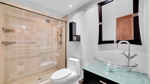 200 LESLIE CONDO - Residential