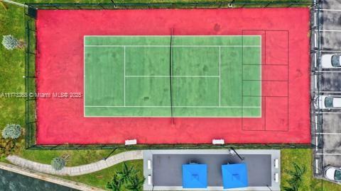 200 LESLIE CONDO - Residential