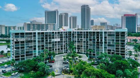 200 LESLIE CONDO - Residential