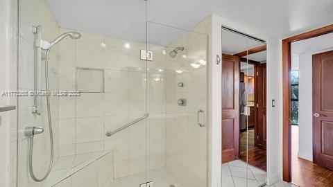 200 LESLIE CONDO - Residential