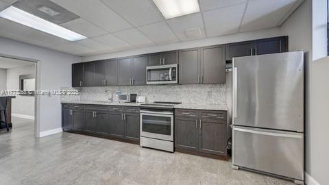 200 LESLIE CONDO - Residential