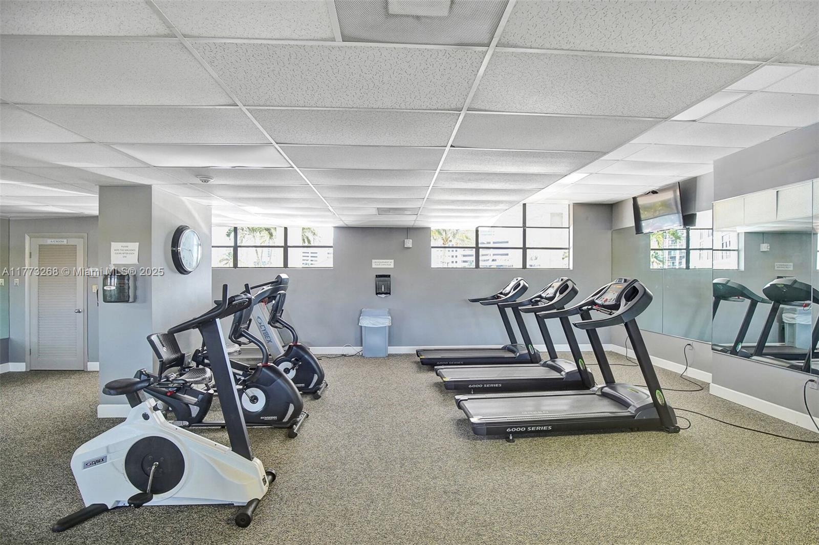 200 LESLIE CONDO - Residential