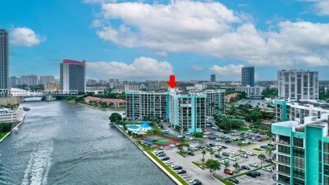 200 LESLIE CONDO - Residential