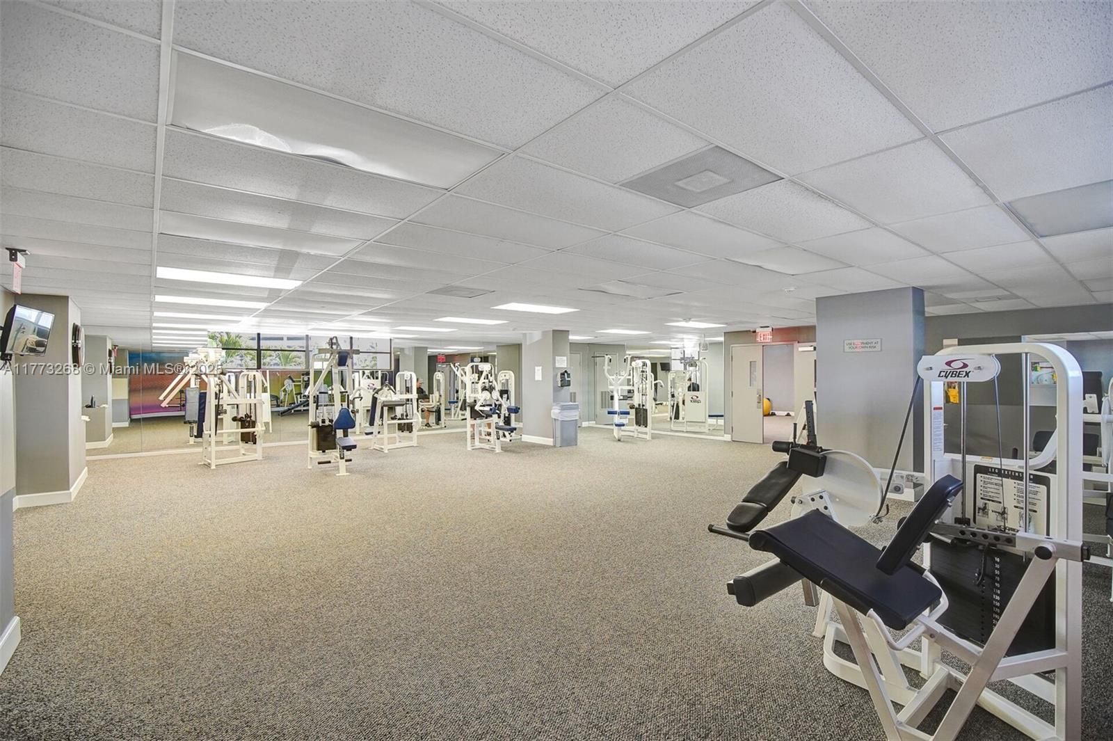 200 LESLIE CONDO - Residential