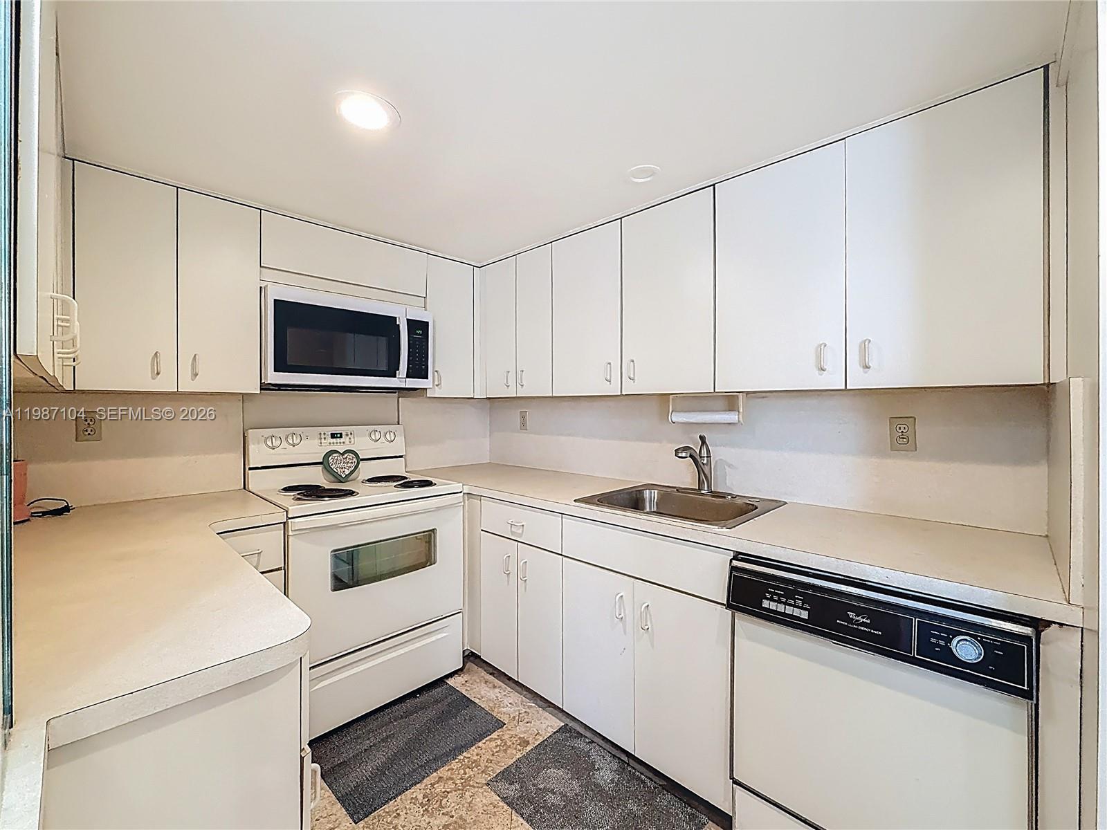 LE TRIANON CONDO - Residential