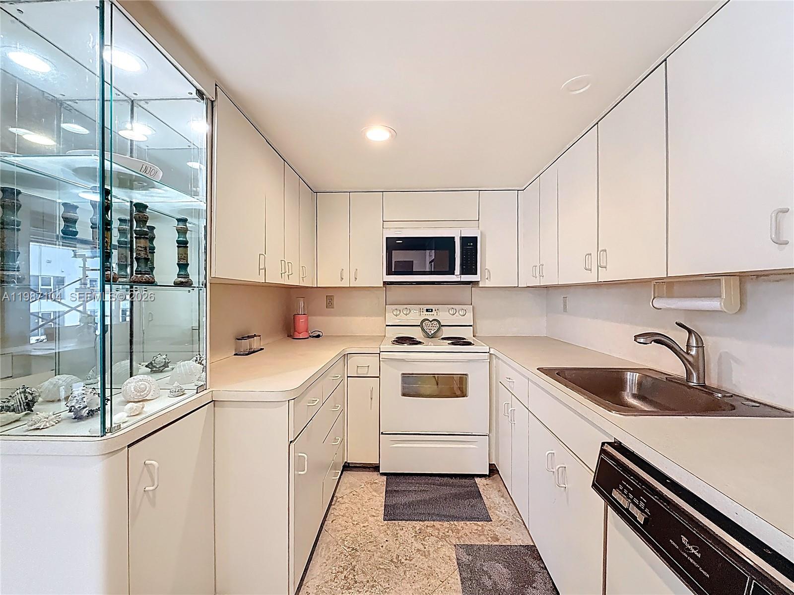 LE TRIANON CONDO - Residential