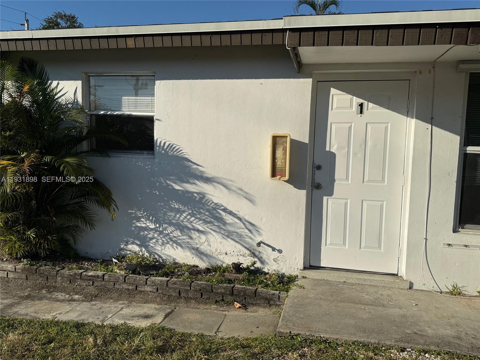 BROWARD GARDENS - Residential Lease