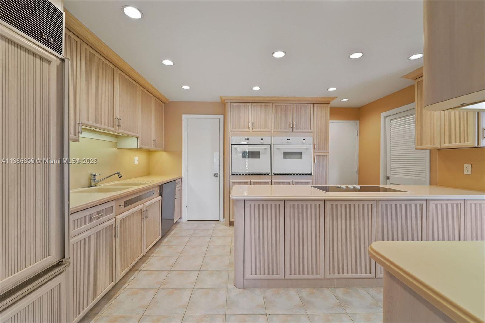 BAL HARBOUR 101 CONDO - Residential