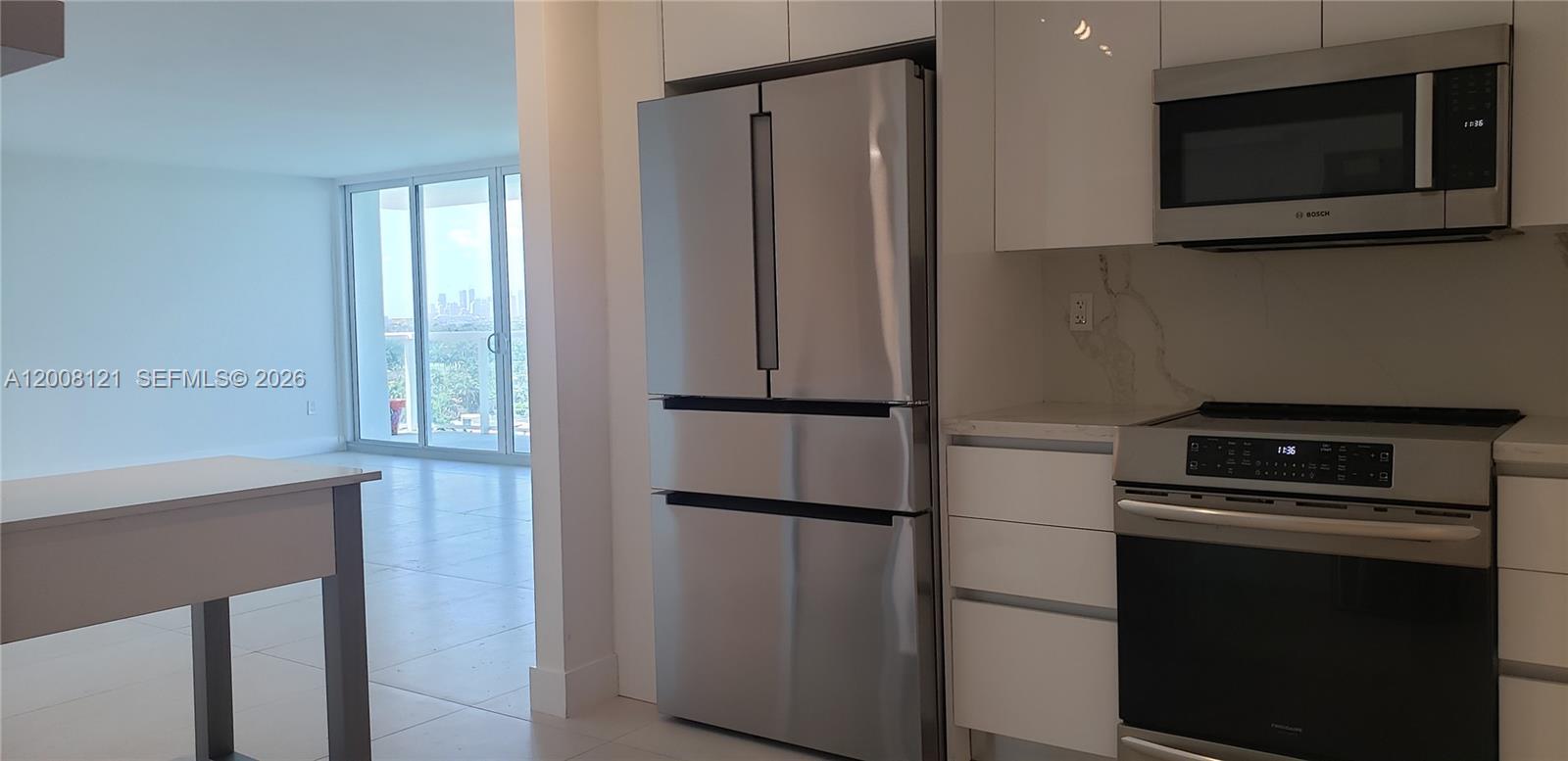 5750 Collins Ave 14B