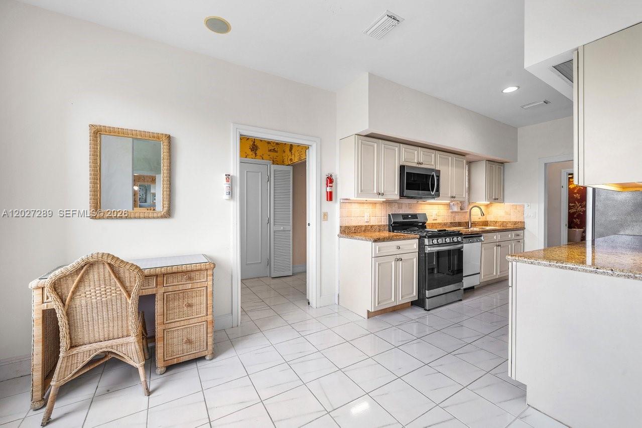 Admirals Cove - Residential