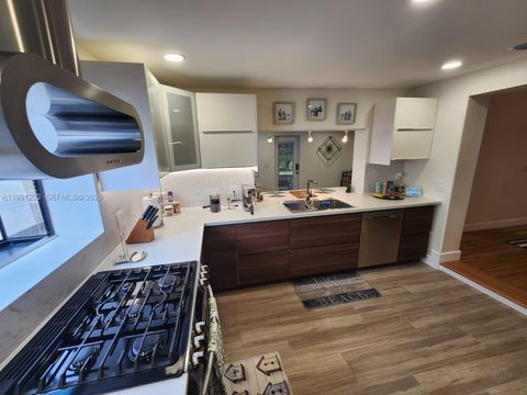 831 Plover Ave Miami Springs FL 33166