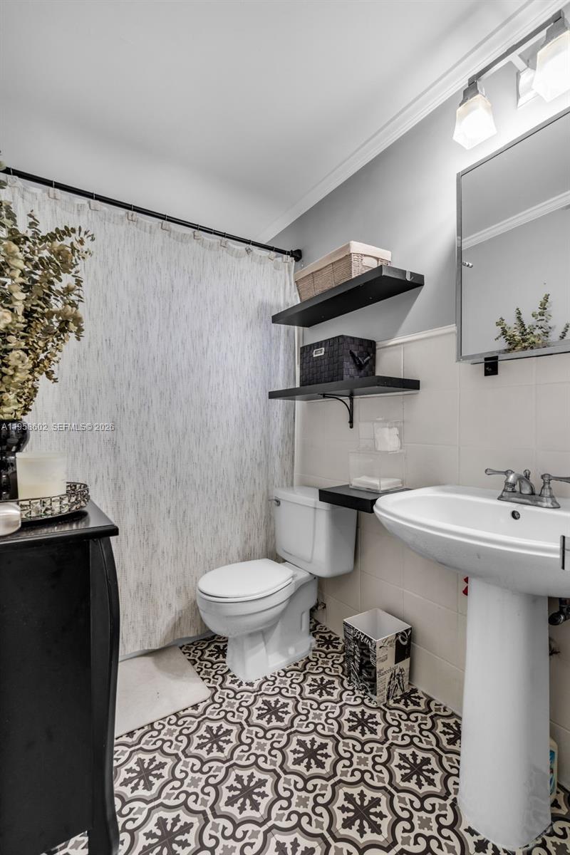 BARCELONA COURT CONDO - Residential