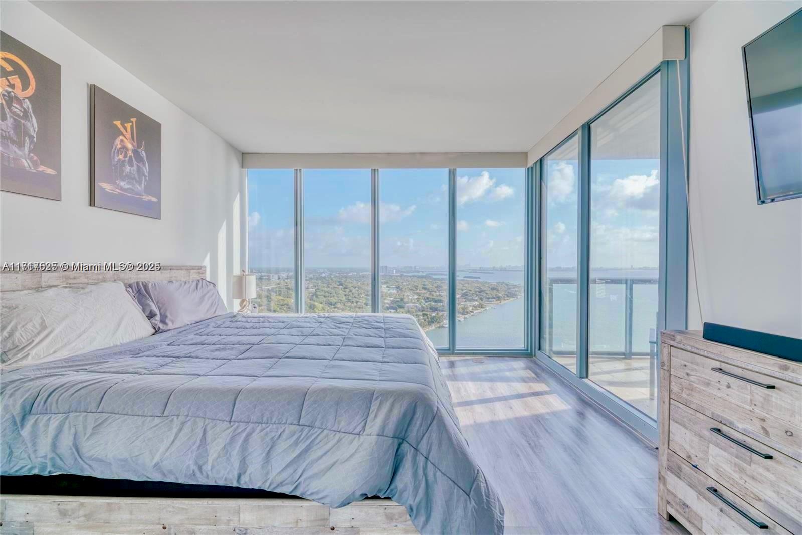 Property for Sale at 601 Ne 36th St 2707, Miami, Broward County, Florida - Bedrooms: 2 
Bathrooms: 3  - $699,000