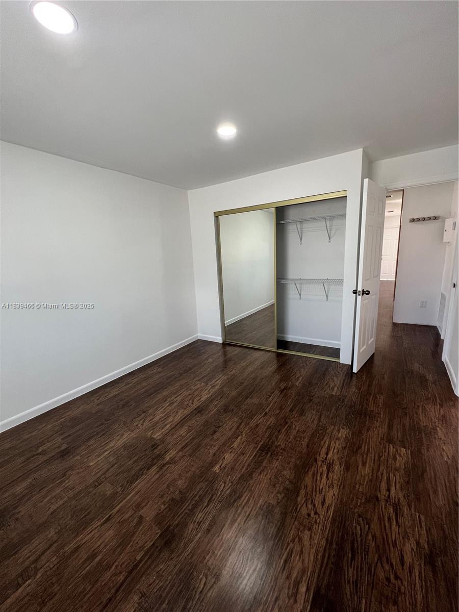 HOLLYWOOD COUNTRY ESTATES - Residential