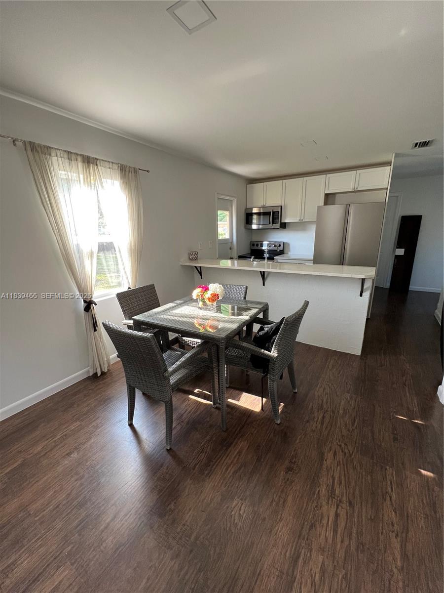 HOLLYWOOD COUNTRY ESTATES - Residential