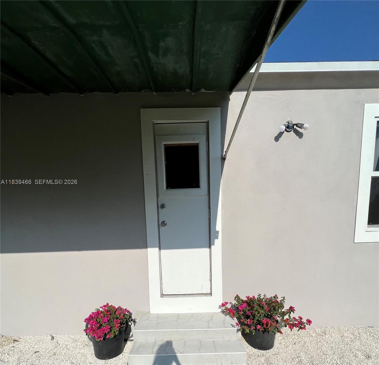 HOLLYWOOD COUNTRY ESTATES - Residential