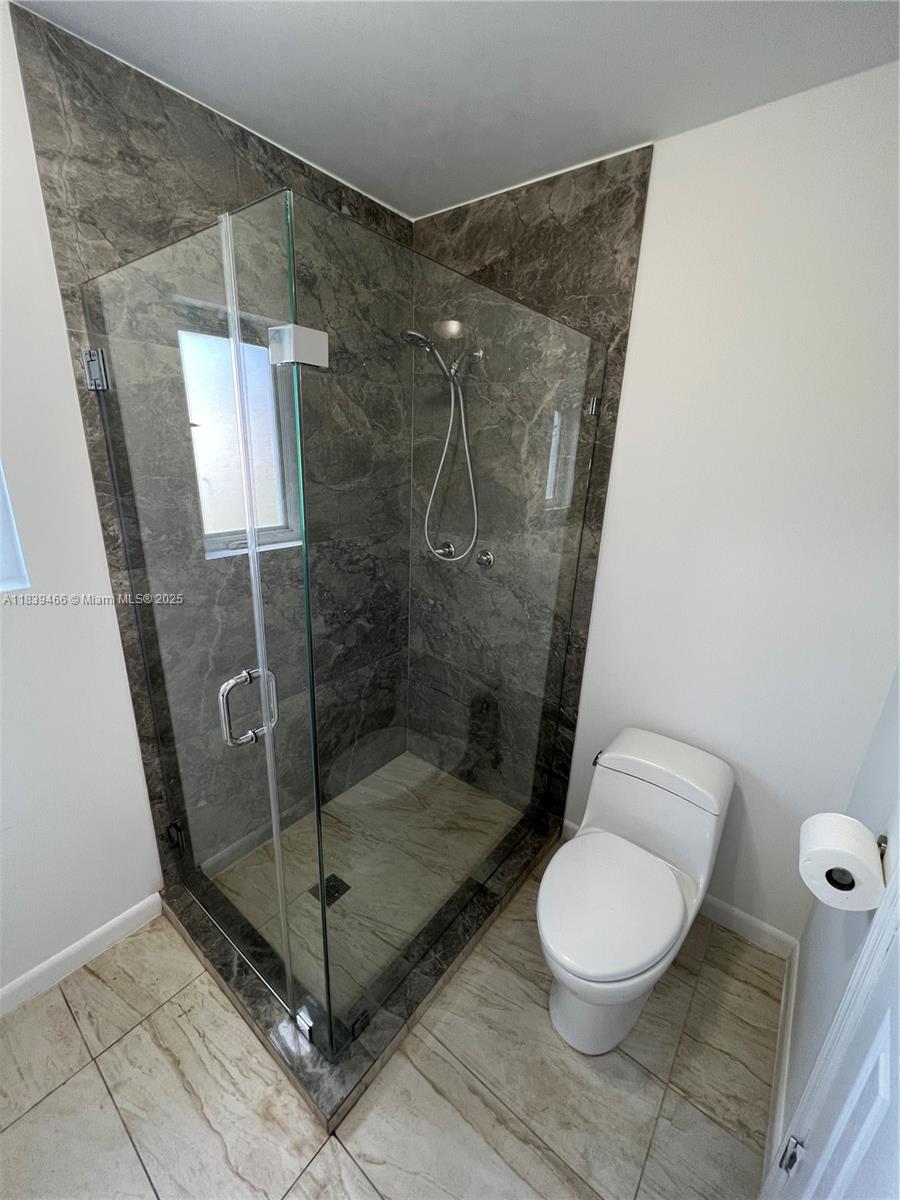 HOLLYWOOD COUNTRY ESTATES - Residential