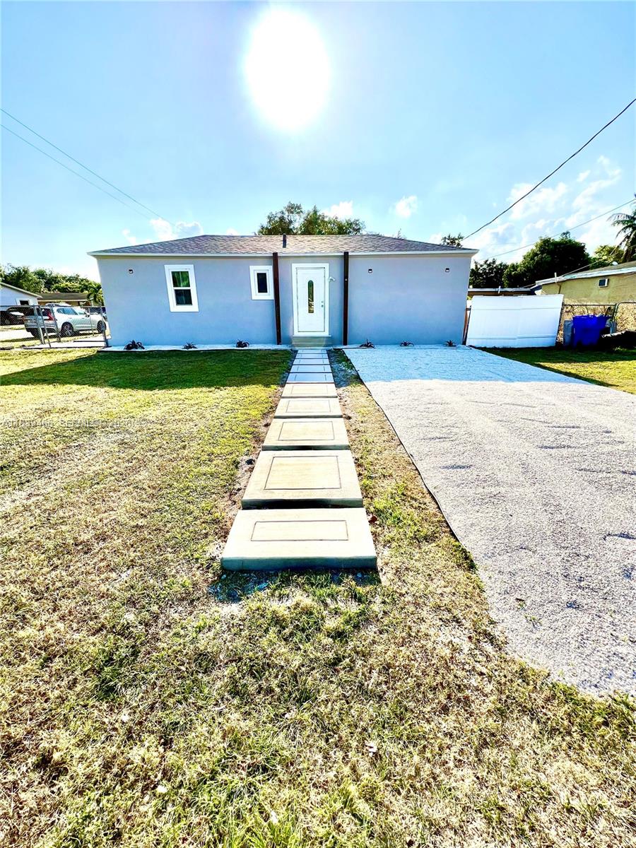 HOLLYWOOD COUNTRY ESTATES - Residential