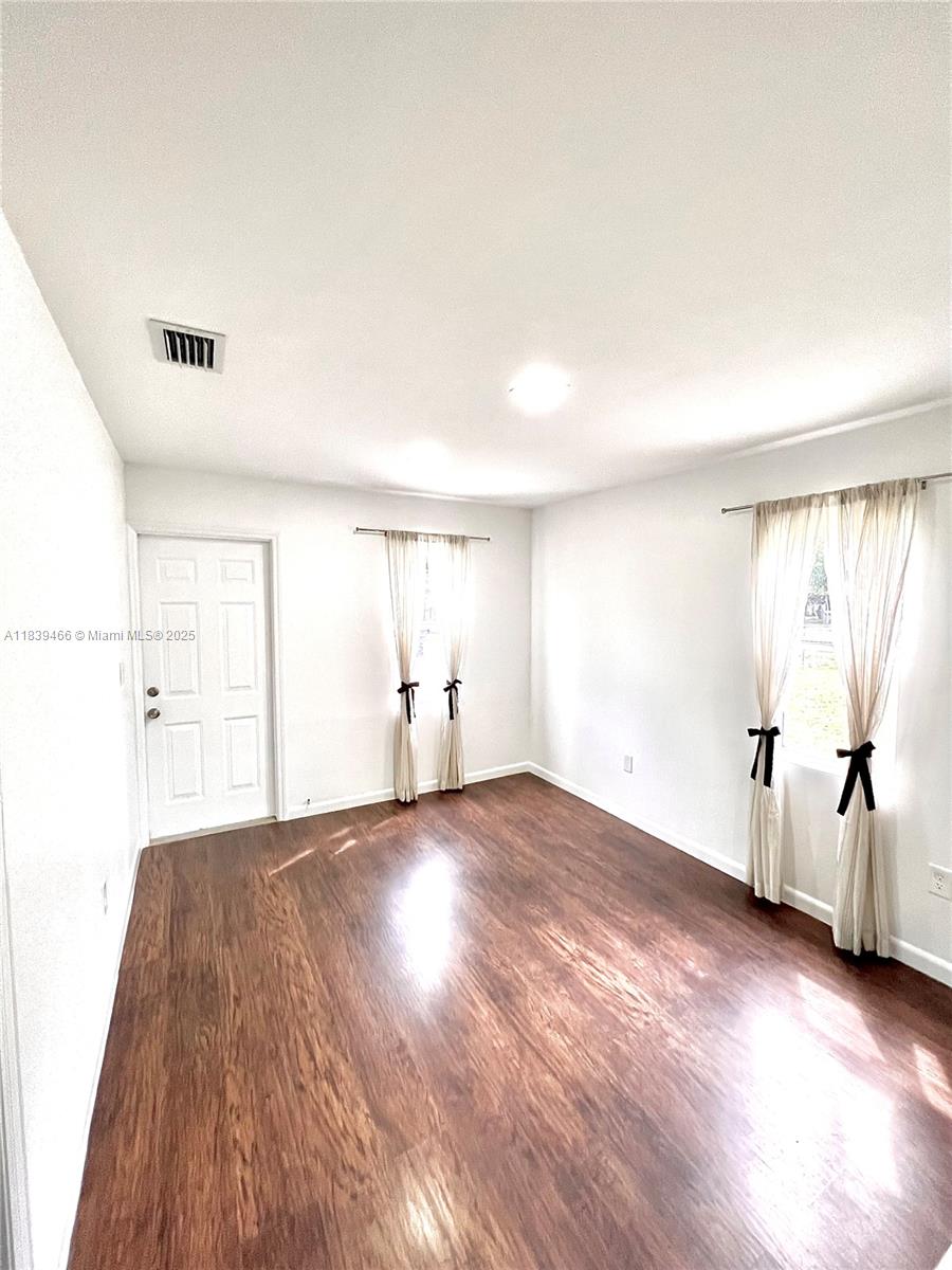 HOLLYWOOD COUNTRY ESTATES - Residential