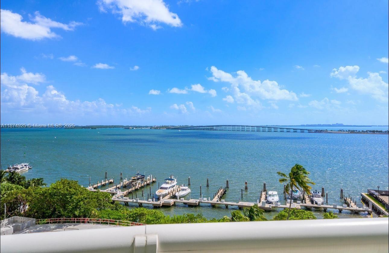 1643 Brickell Ave 1002