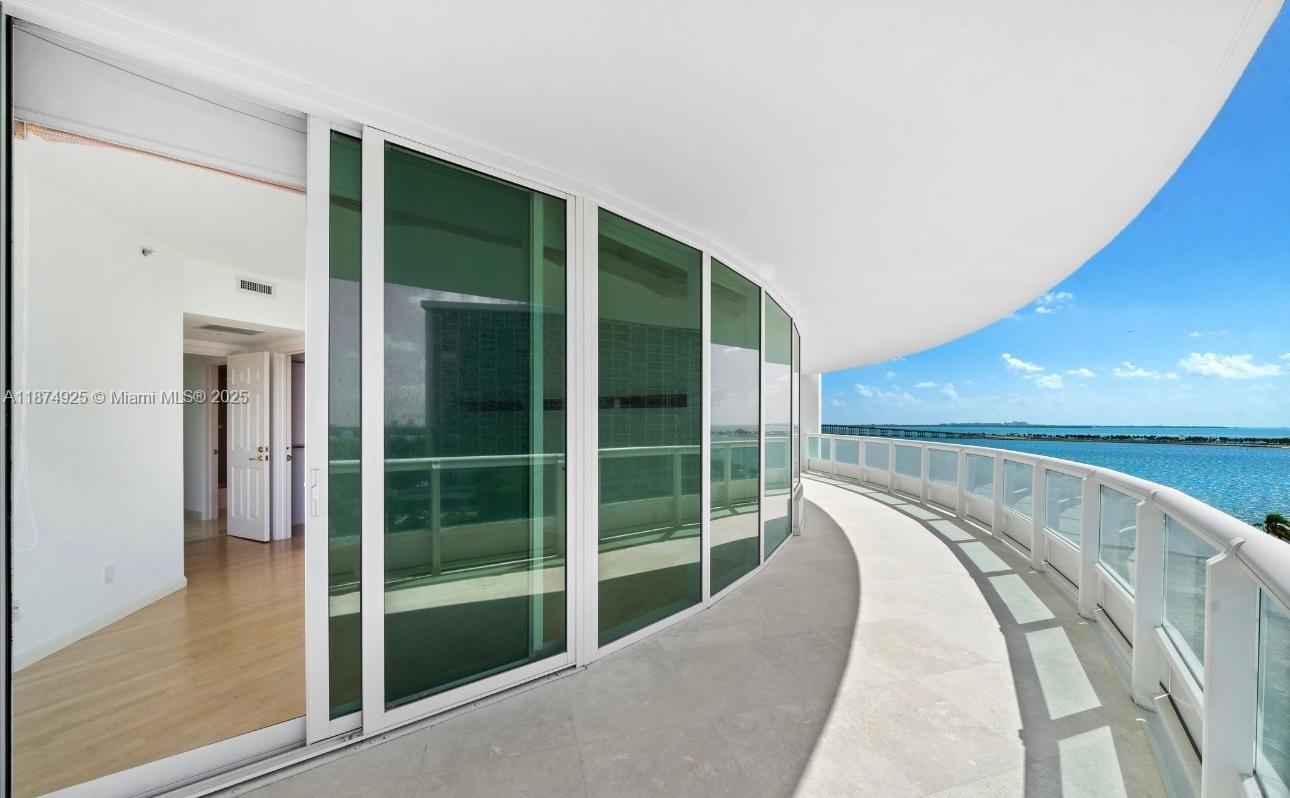 1643 Brickell Ave 1002