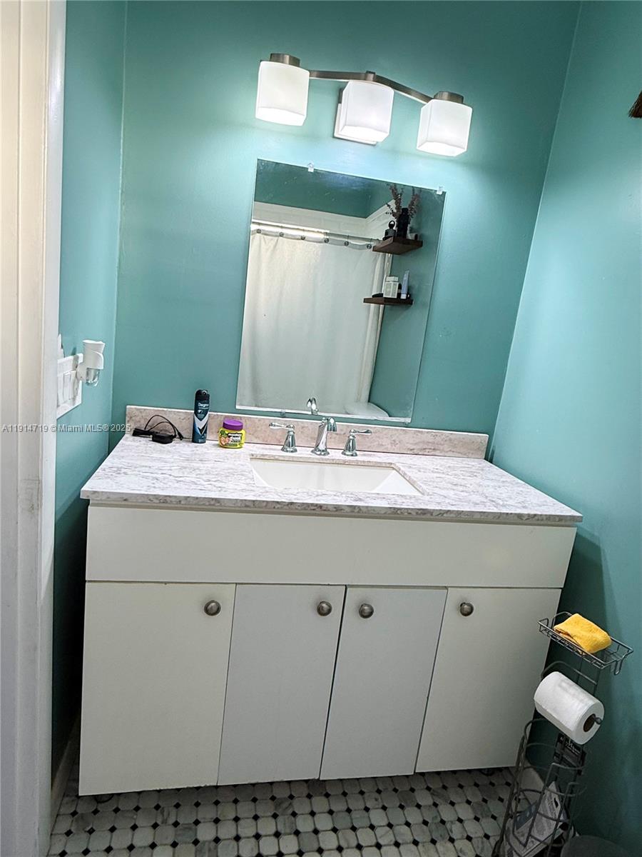 King Robert - Residential