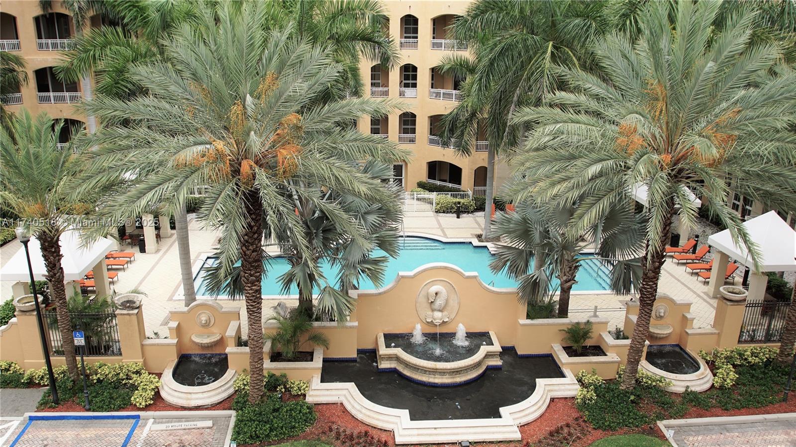 ALAQUA CONDO - Residential