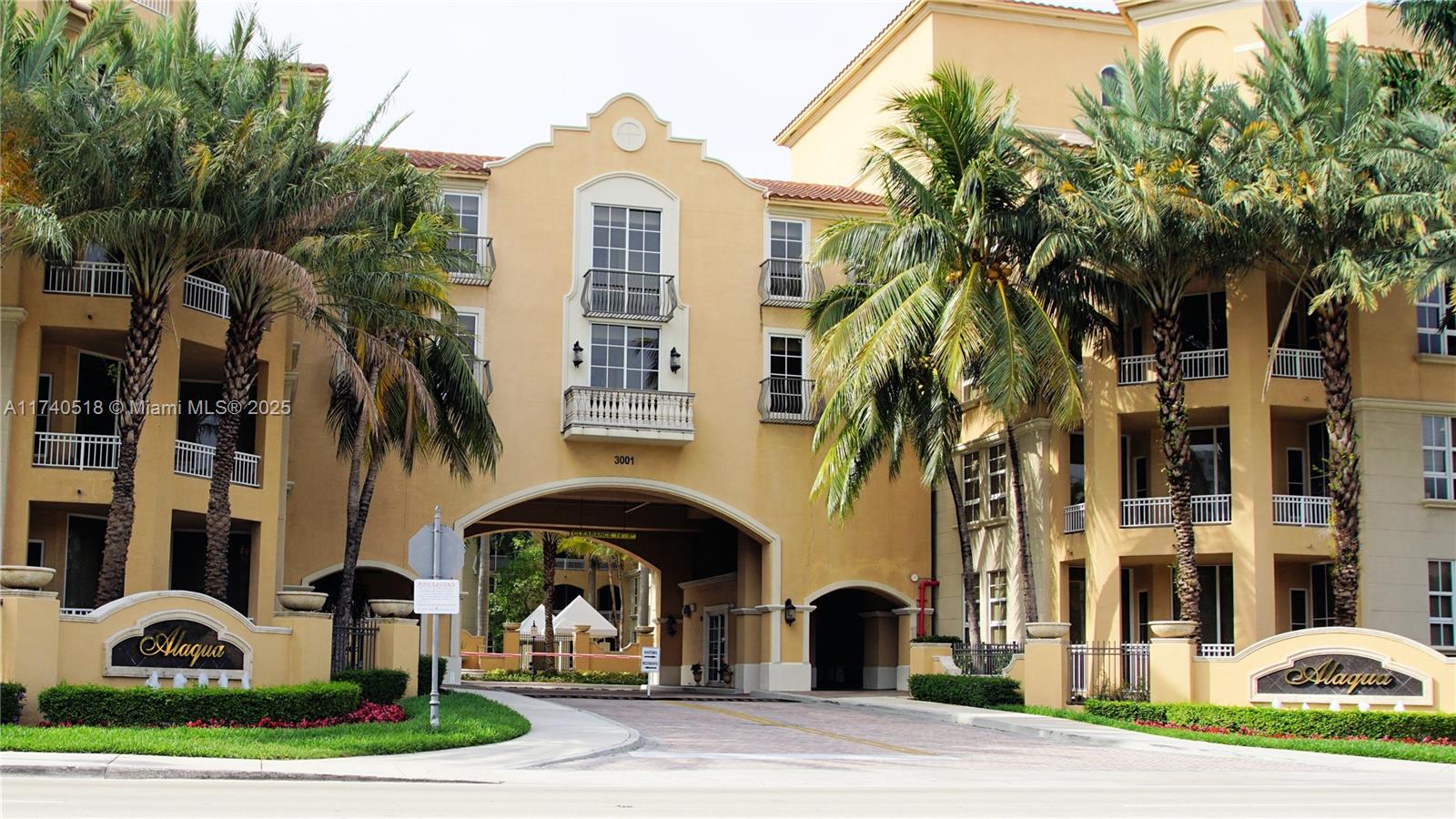 ALAQUA CONDO - Residential