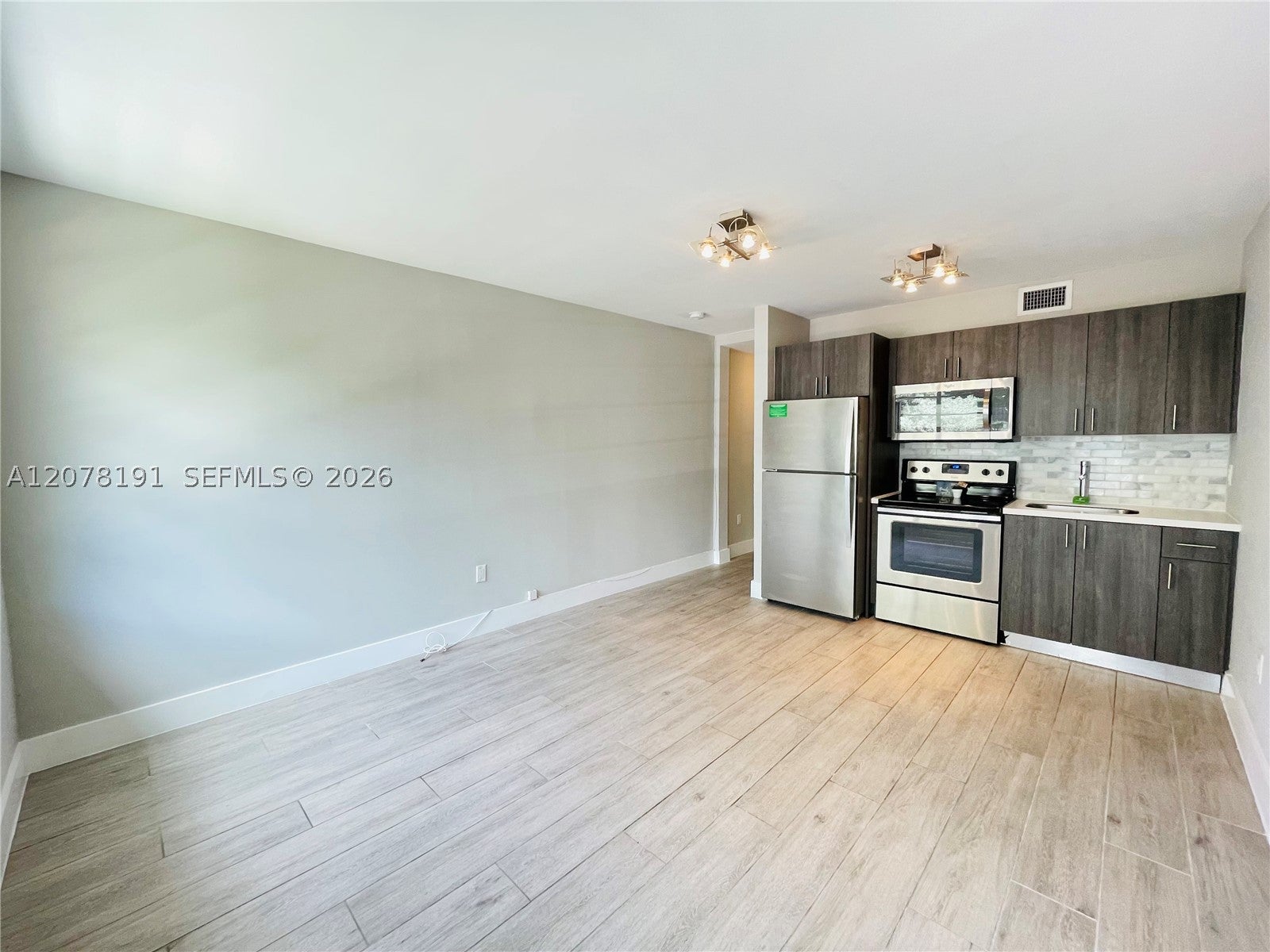 1100 10th St 03