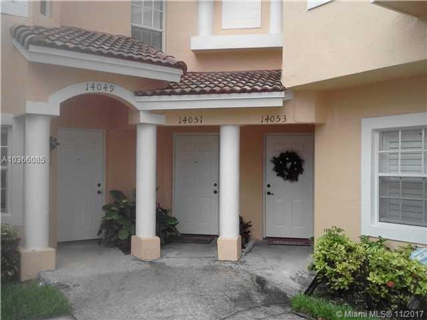 Townhouse 3/2.5 excellent condition, tiled and laminate floor, new kitchen, big patio, location close to Turnpike.
Pool Community, with gate, security 24 hours. Landlord requires 3 months to move in, 630 credit score and up, stable job, background check clean, Processing fee $50 paid by the tenant, fill attached application and follow instructions. LOCK BOX text to listing agent.