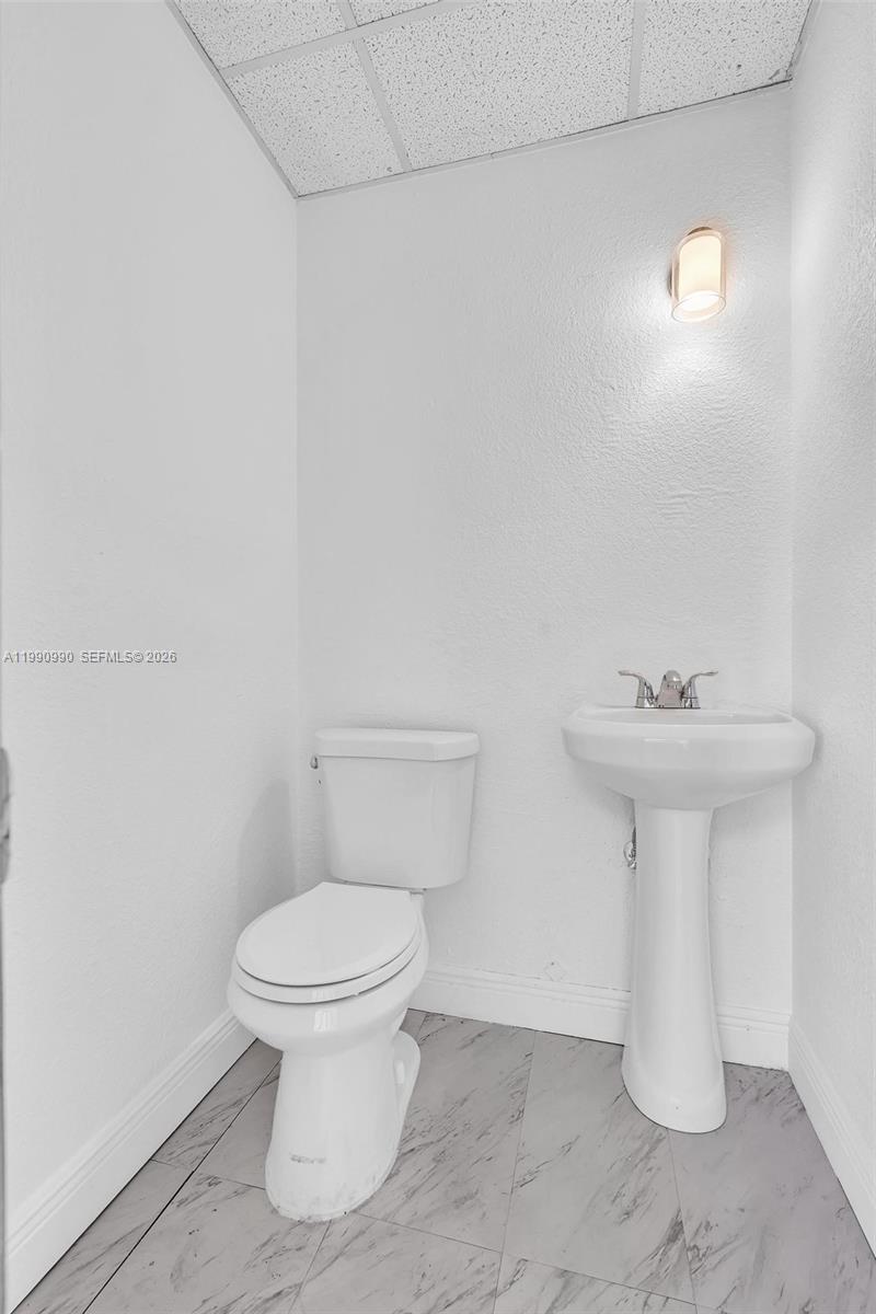 201 N University Dr 17B